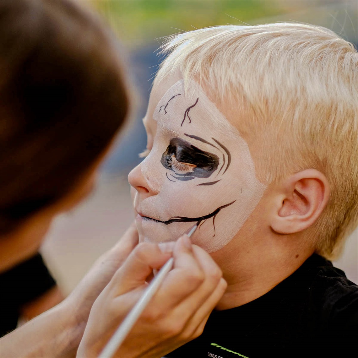 Cap26_Face-Painting.jpg